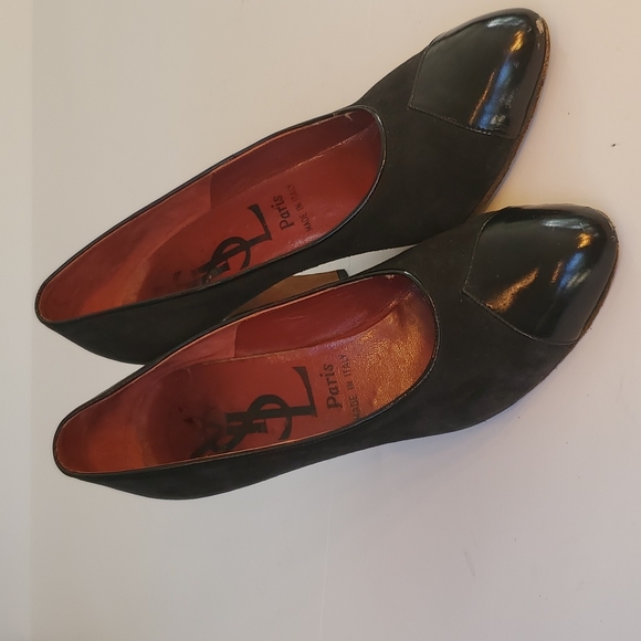 Vintage Yves Saint Laurent Designer Black Suede / Patent Cap Toe Pumps - Size 8N - Picture 10 of 16